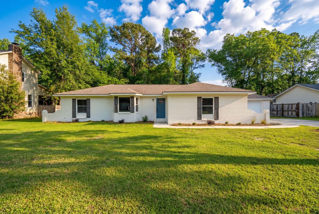 230 Smythe Drive, Summerville, SC 29485