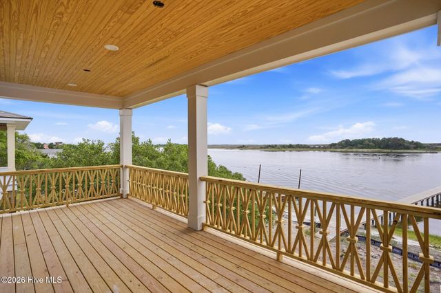 1128 S Seabreeze Road, Wilmington, NC 28409