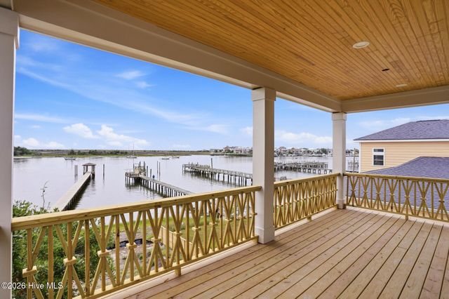 1128 S Seabreeze Road, Wilmington, NC 28409