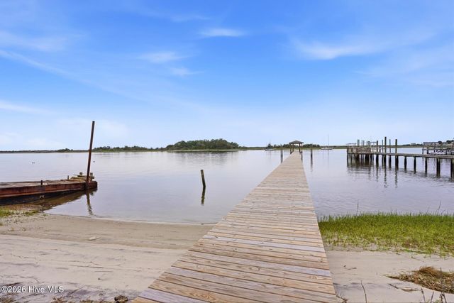 1128 S Seabreeze Road, Wilmington, NC 28409