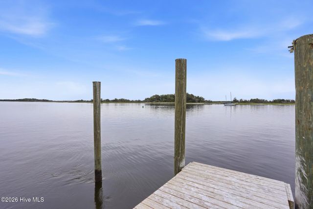 1128 S Seabreeze Road, Wilmington, NC 28409