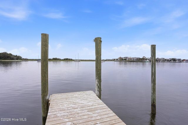 1128 S Seabreeze Road, Wilmington, NC 28409