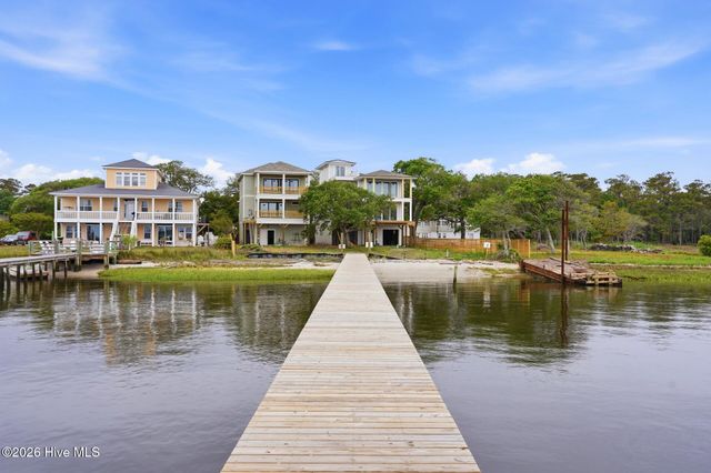 1128 S Seabreeze Road, Wilmington, NC 28409