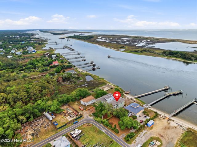 1128 S Seabreeze Road, Wilmington, NC 28409