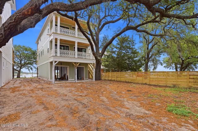 1128 S Seabreeze Road, Wilmington, NC 28409