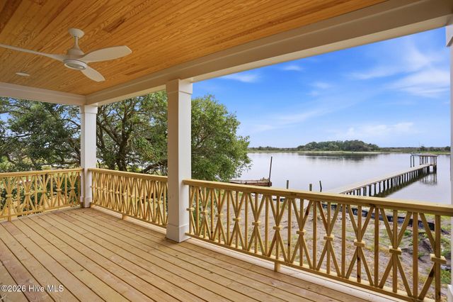 1128 S Seabreeze Road, Wilmington, NC 28409