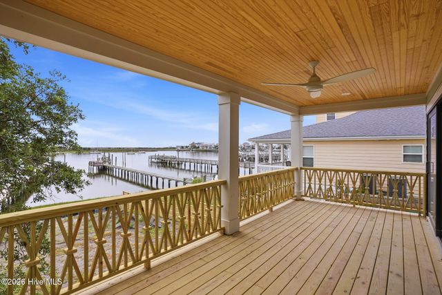 1128 S Seabreeze Road, Wilmington, NC 28409