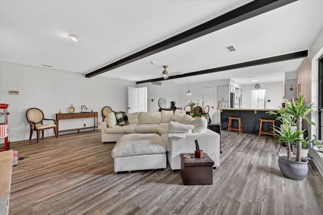 1224 S Lang Avenue, Denison, TX 75020