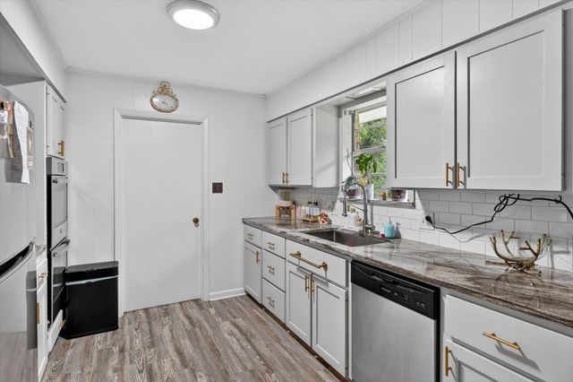 1224 S Lang Avenue, Denison, TX 75020