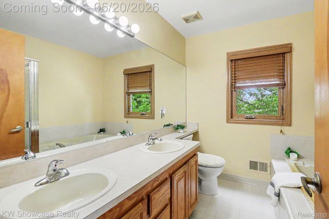 10100 Abrams Fork, Brighton Township, MI 48114