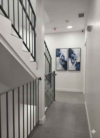 165 Hawthorne 102, Chelsea, MA 02150