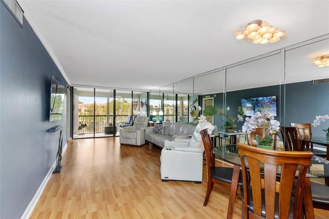 5921 Coral Lake Drive 209, Margate, FL 33063