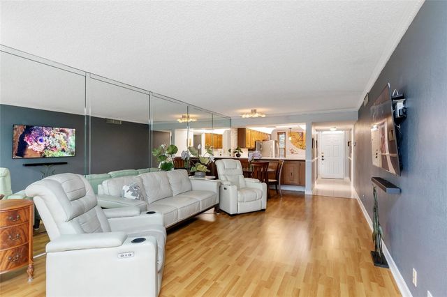 5921 Coral Lake Drive 209, Margate, FL 33063