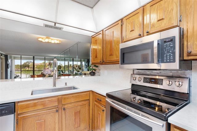 5921 Coral Lake Drive 209, Margate, FL 33063