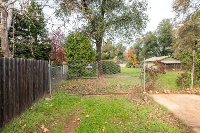 1209 C Street, Redding, CA 96002