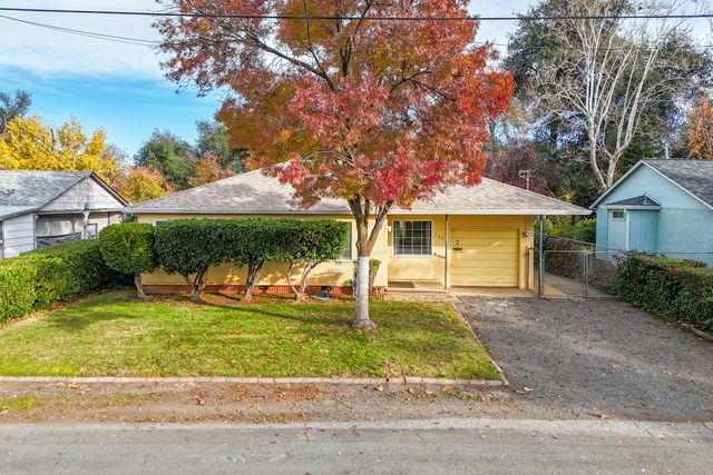 1209 C Street, Redding, CA 96002