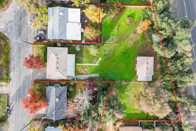 1209 C Street, Redding, CA 96002