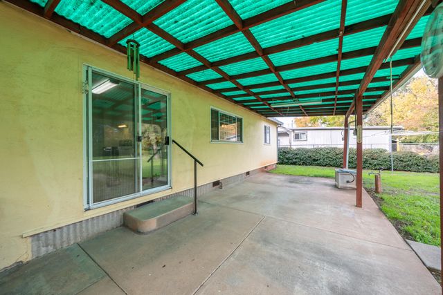 1209 C Street, Redding, CA 96002