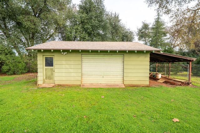 1209 C Street, Redding, CA 96002