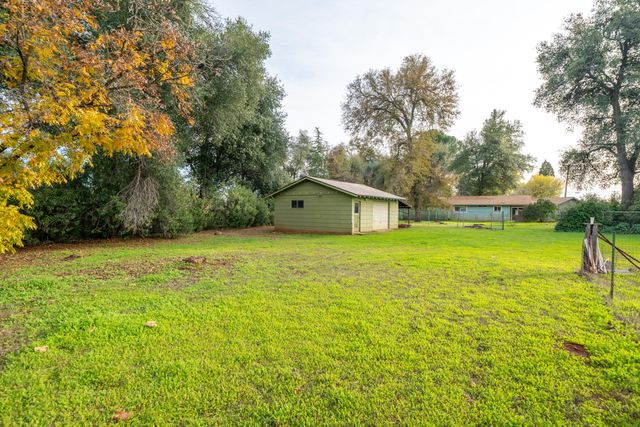 1209 C Street, Redding, CA 96002