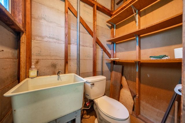 1209 C Street, Redding, CA 96002