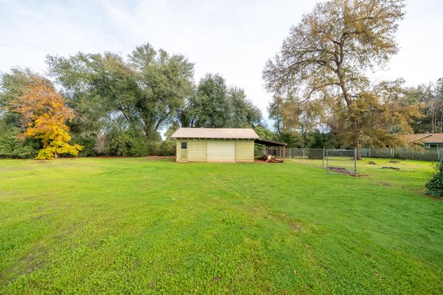 1209 C Street, Redding, CA 96002