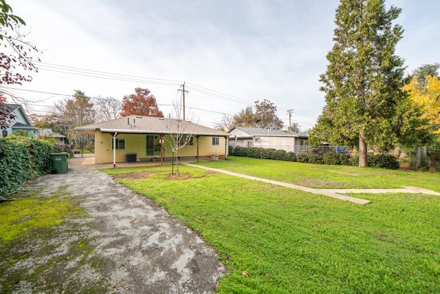 1209 C Street, Redding, CA 96002