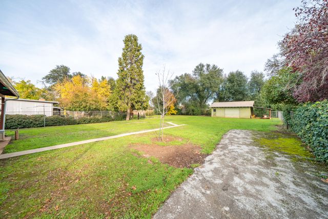 1209 C Street, Redding, CA 96002