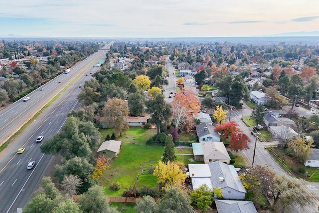 1209 C Street, Redding, CA 96002