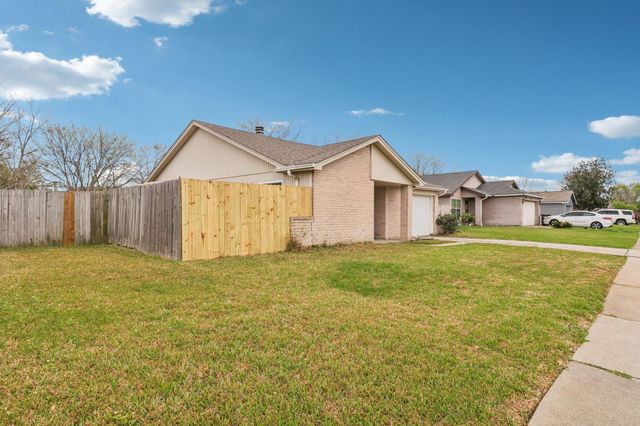 14067 Towneway Drive, Sugar Land, TX 77498
