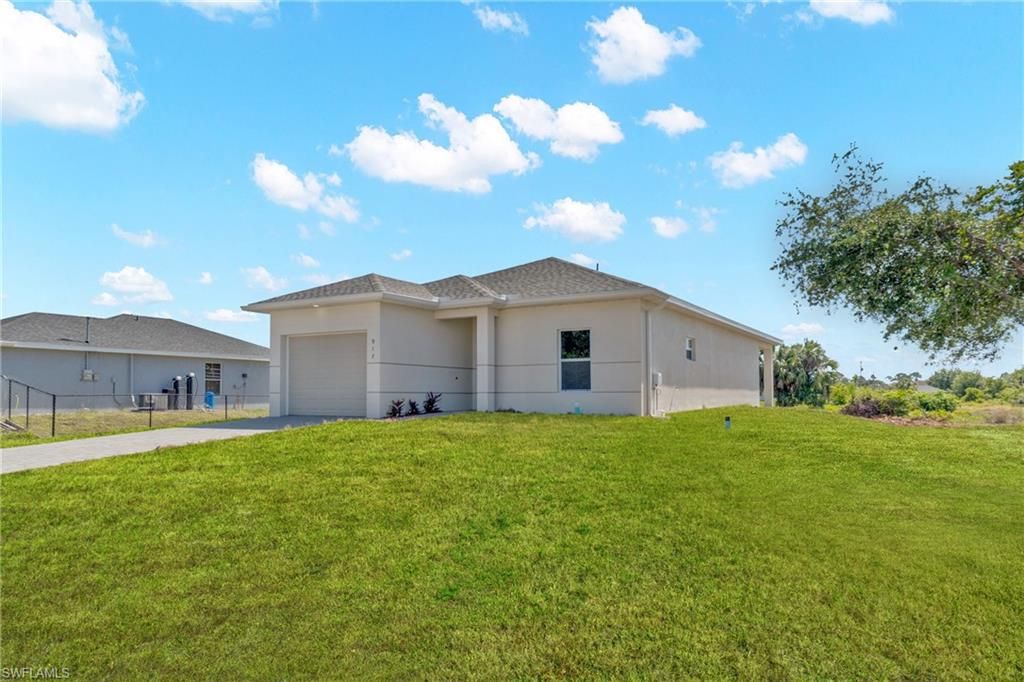 917 Margaret AVE S, Lehigh Acres, FL 33974