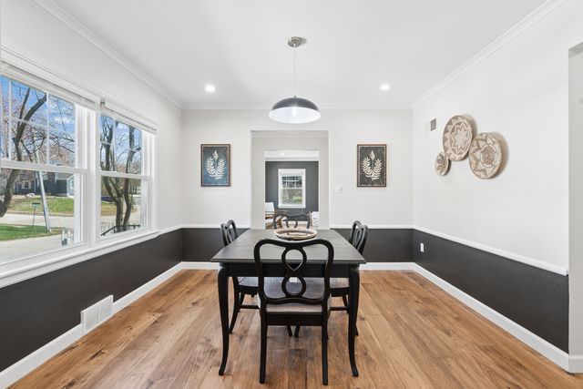 315 Crestline Drive, Bettendorf, IA 52722