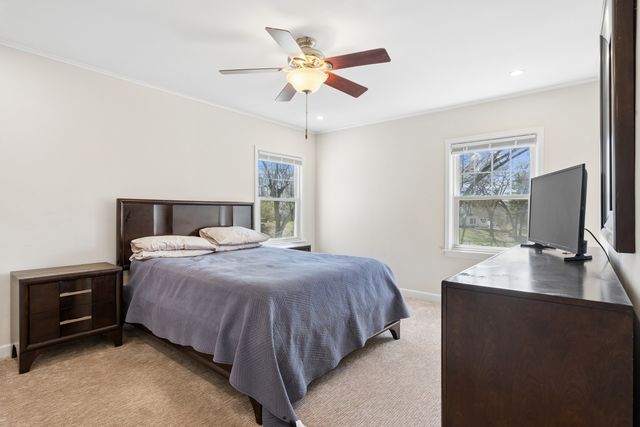 315 Crestline Drive, Bettendorf, IA 52722