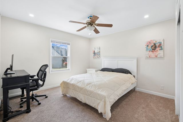 315 Crestline Drive, Bettendorf, IA 52722
