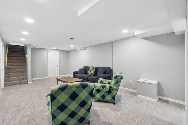 315 Crestline Drive, Bettendorf, IA 52722