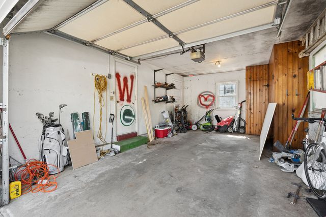 315 Crestline Drive, Bettendorf, IA 52722