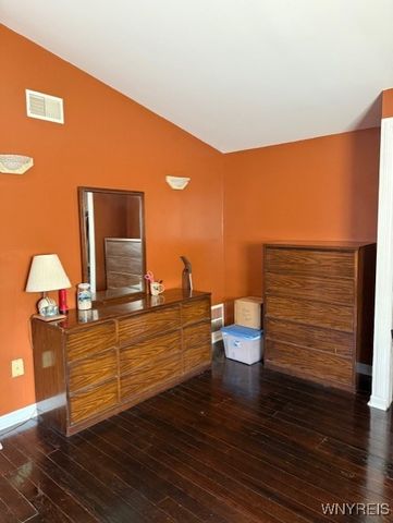 1222 Vanderbilt Avenue, Niagara Falls, NY 14305