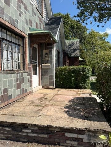 1222 Vanderbilt Avenue, Niagara Falls, NY 14305