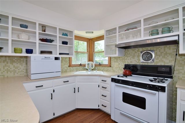 906 Davis Avenue, Cuyahoga Falls, OH 44221
