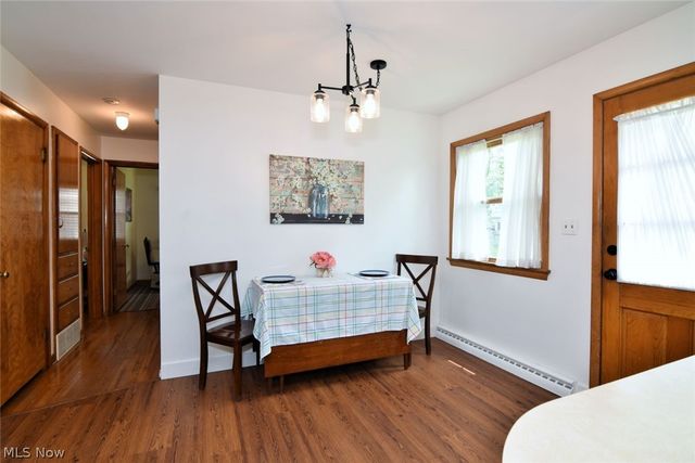 906 Davis Avenue, Cuyahoga Falls, OH 44221