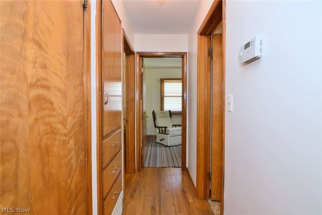 906 Davis Avenue, Cuyahoga Falls, OH 44221