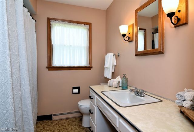 906 Davis Avenue, Cuyahoga Falls, OH 44221