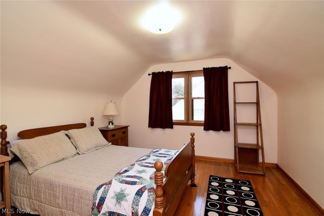 906 Davis Avenue, Cuyahoga Falls, OH 44221