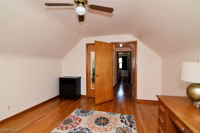 906 Davis Avenue, Cuyahoga Falls, OH 44221