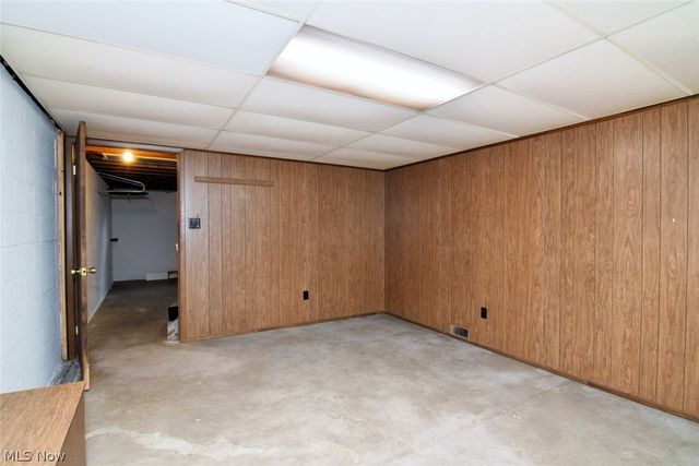 906 Davis Avenue, Cuyahoga Falls, OH 44221