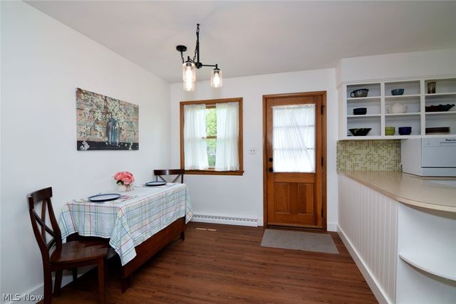 906 Davis Avenue, Cuyahoga Falls, OH 44221