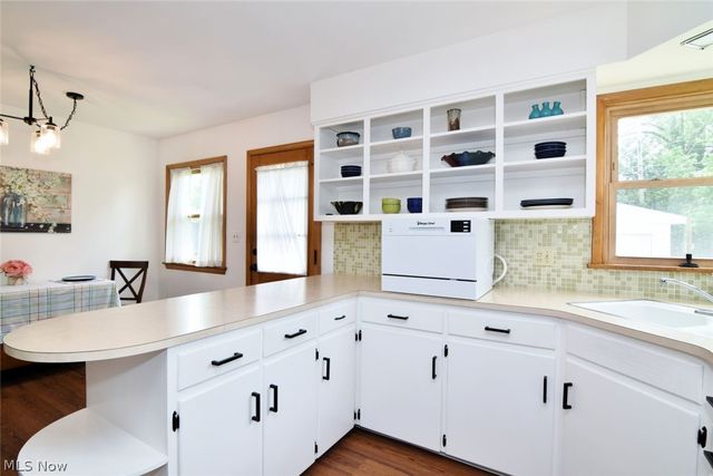 906 Davis Avenue, Cuyahoga Falls, OH 44221