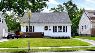 906 Davis Avenue, Cuyahoga Falls, OH 44221