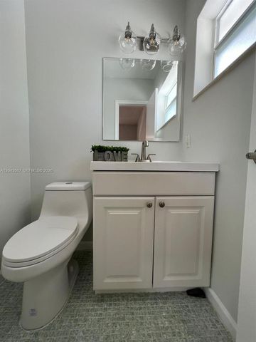 1300 N 17th Ave 205, Hollywood, FL 33020