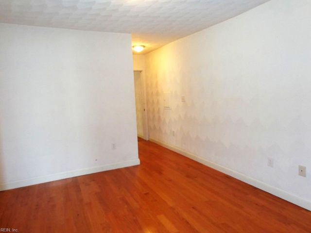2016 E Ocean View Ave Apt 9, Norfolk, VA 23503
